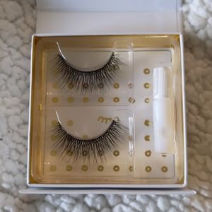🎁 Stocking Stuffer: Battington Lashes